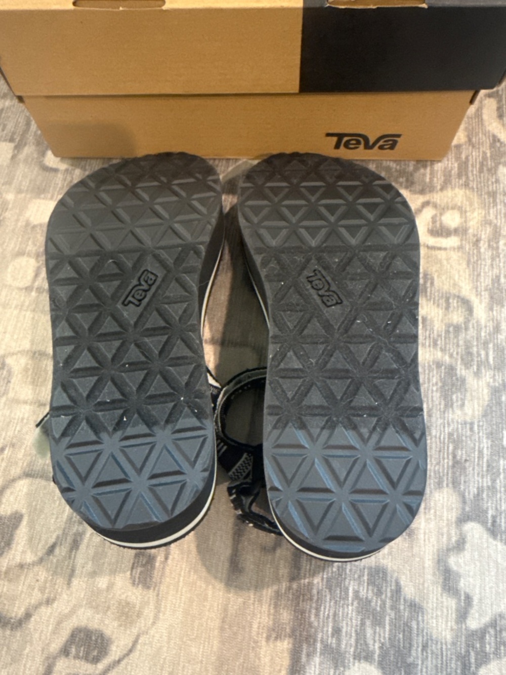 NIB Teva Women's Flatform Universal Sandals - Picture 3 of 7